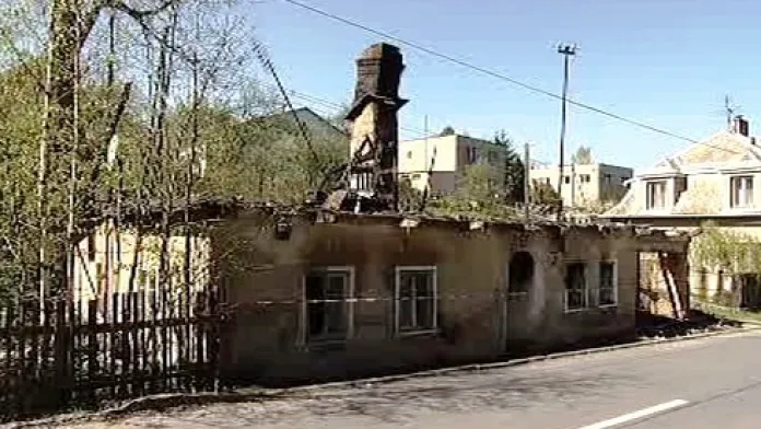 Vyhořelý dům ve Vítkově
