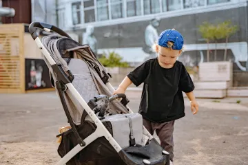Rodičovský příspěvek se zvýší o padesát tisíc, shodla se vláda. Doba jeho čerpání se zkrátí na tři roky
