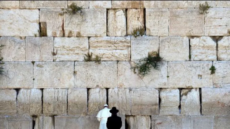 Události: Papež František mezi islámem a judaismem