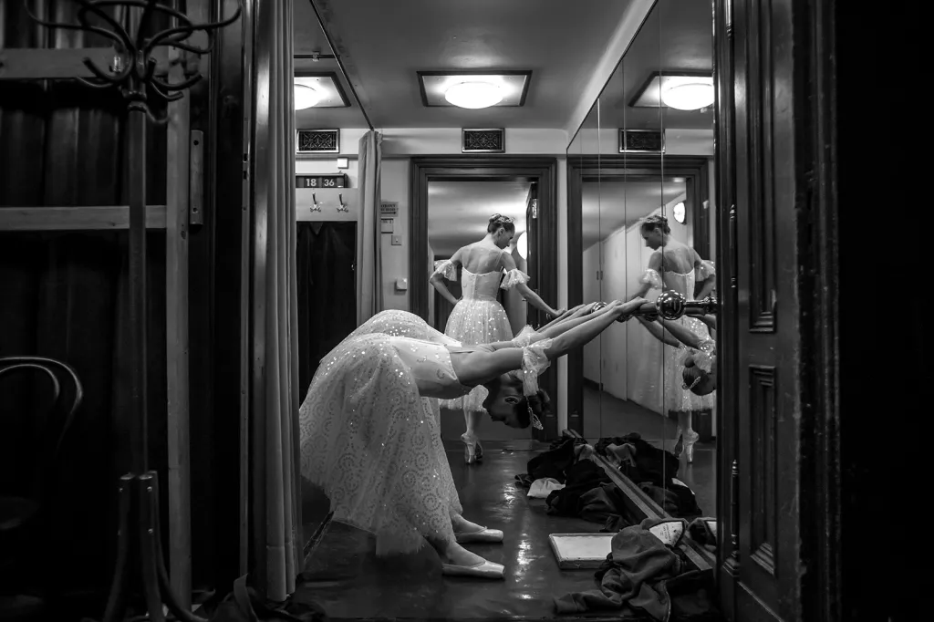 Nominace na vítěznou sérii Czech Press Photo 2018 (Umění a kultura): Zákulisí Baletu Národního divadla