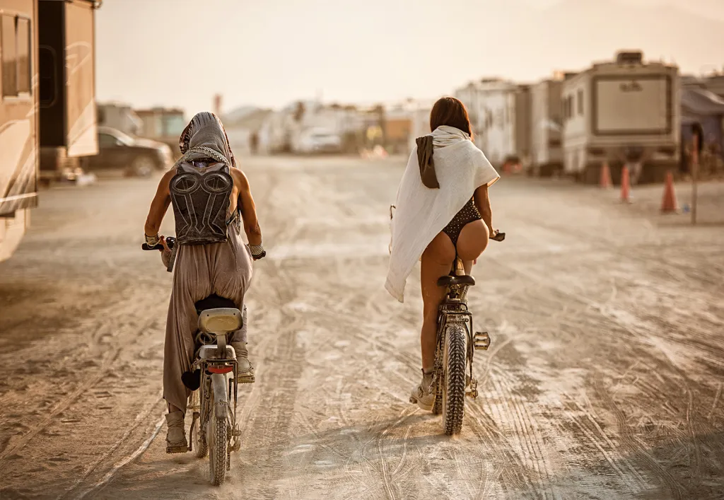 Nominace na vítěznou sérii Czech Press Photo 2018 (Životní styl): Dust&Light the Burning Man Collection