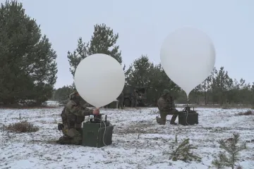 Staromódní, ale efektivní. Bundeswehr cvičí komunikaci s civilisty pomocí letáků