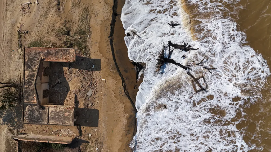 Brazilské pobřeží podléhá erozi rychleji kvůli stoupající hladině Atlantiku