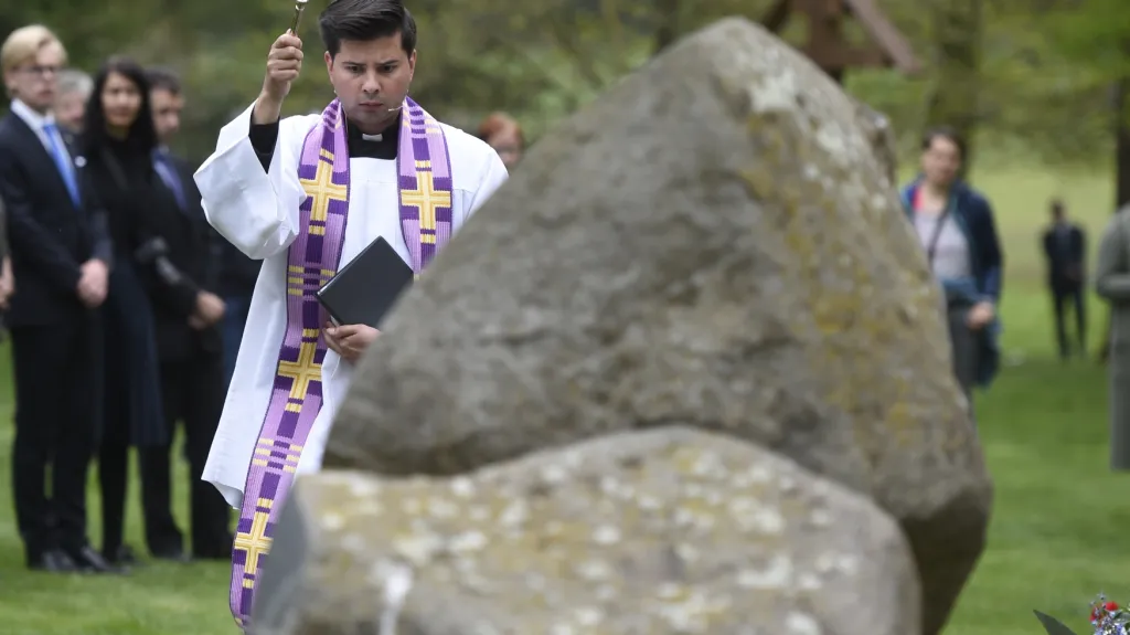 Pietní akt v Letech