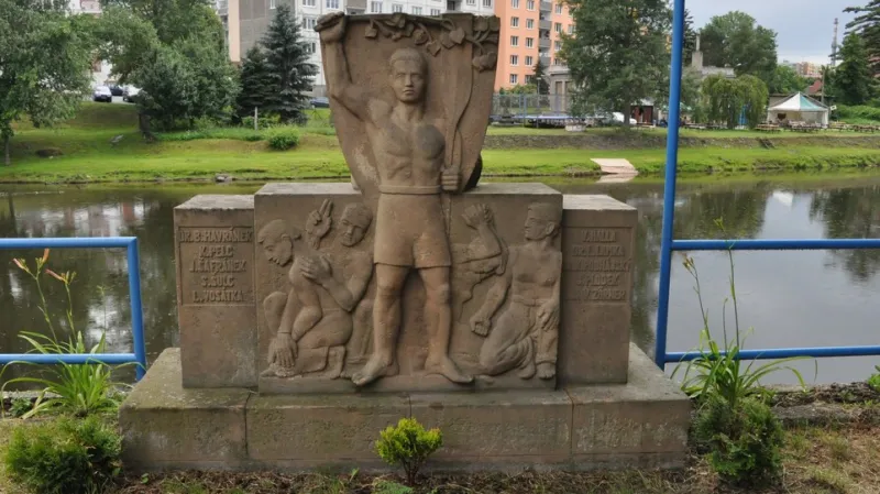 Vzpomínka na popravené lounské veslaře