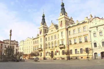 Dluhy na nájemném v Pardubicích rostou