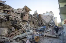 Zkáza na východě Turecka. Zemětřesení zabilo desítky lidí, dalších 1500 utrpělo zranění