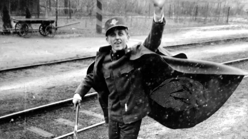 Ostře sledované vlaky