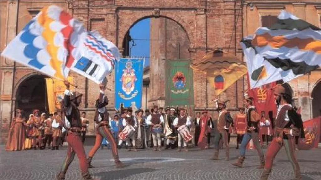 Sbandieratori e Musici dei Dovara (Itálie)