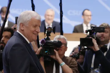 Seehofer na sjezdu strany ocenil usmíření mezi Českem a Bavorskem