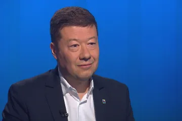 Pokud dojde k mému vydání, neustoupím, řekl Okamura. Pospíšil si za oznámením stojí
