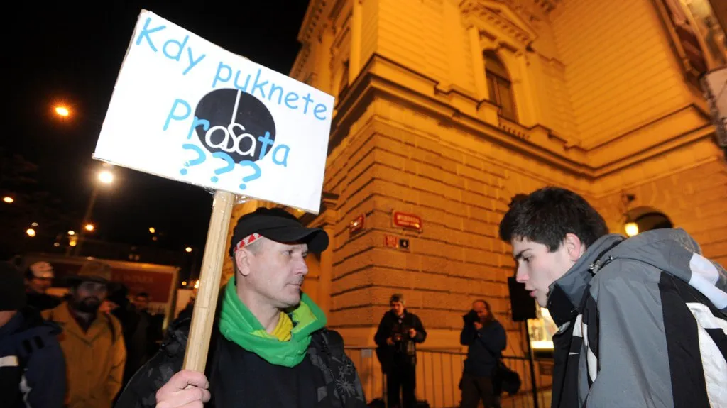 Protest proti plesu v opeře