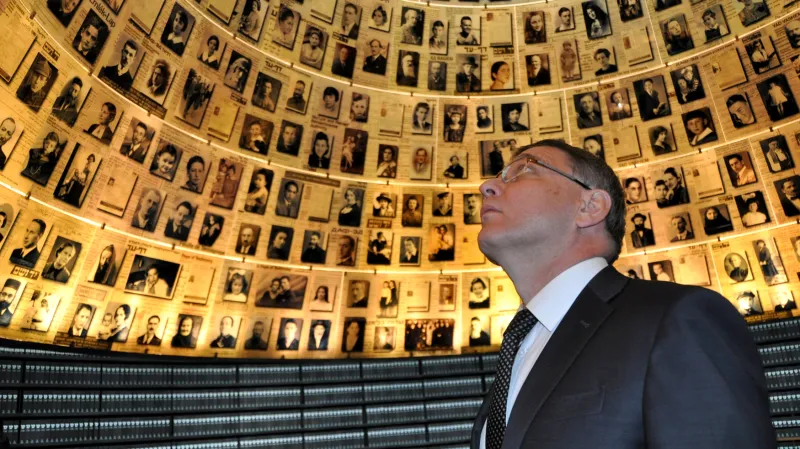 Zaorálek v židovském památníku