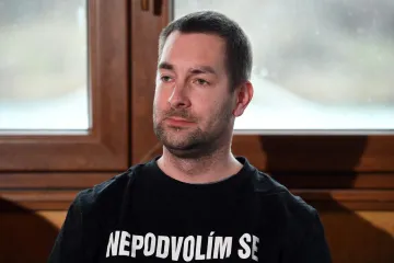 Pražský soud poslal do vazby dva muže spojované s dezinformační scénou