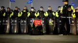Policejní dohled nad protestem v Soulu
