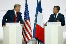 Macron a Trump shrnuli svou schůzku na závěr G7. Mluvili o digitální dani i Íránu