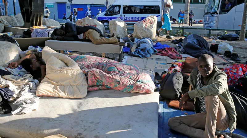 Provizorní tábořiště v Paříži