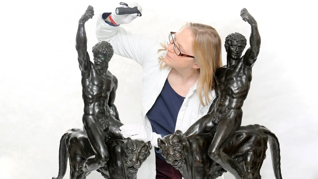 Dvě údajné Michelangelovy sochy se připravují na výstavu