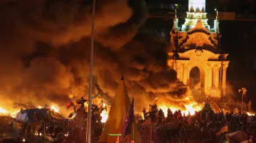V centru Kyjeva hoří stany opozice