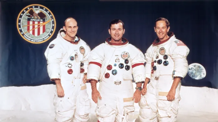Posádka Apolla 16