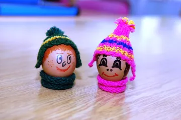 Na ZŠ v Ronově n. Doubravou soutěžili s oblečenými velikonočními vajíčky