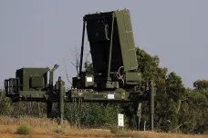 Metnar podepsal smlouvu na protivzdušné radary z Izraele. Bude jich osm, nahradí starou sovětskou techniku