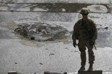 Dva čeští vojáci čelí stíhání kvůli smrti Afghánce. Úřady k věci mlčí