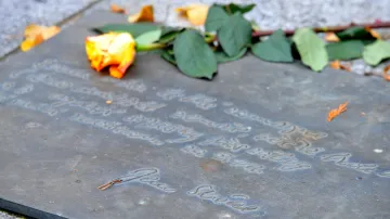 Hrob básníka Jana Skácela na brněnském Ústředním hřbitově