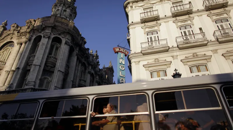 Americký hotelový řetězec Starwood bude v Havaně renovovat a provozovat tři hotely: Quinta Avenida, Santa Isabel a Inglaterra.