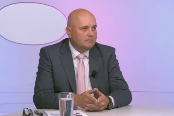 Ztráta letos klesne pod miliardu, tvrdí ředitel České pošty