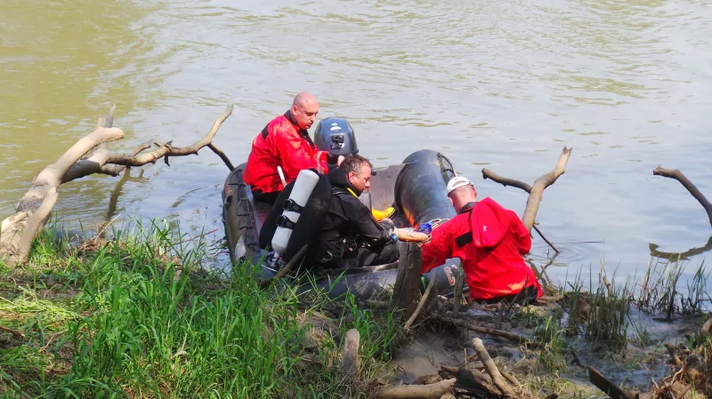 Tělo pátrací tým našel nedaleko soutoku Moravy a Veličky