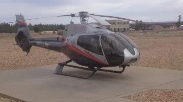Helikoptéra startuje k letu nad Grand Canyonem