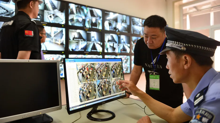 Do sledování zkoušek jsou zapojené i policejní složky