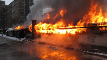 Ve Zlíně odpoledne hořela tržnice u autobusového nádraží