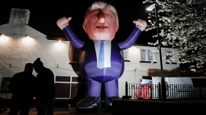 Při sčítání prvních hlasů v Hartlepoolu byla k vidění nafukovací figurína britského premiéra Borise Johnsona
