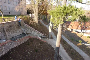 Rekonstrukce zámecké zahrady v Mníšku a program v dalších týdnech