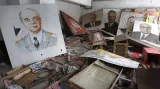 Ve městě Pripjať přežívá místnost s plakáty sovětských vůdců.