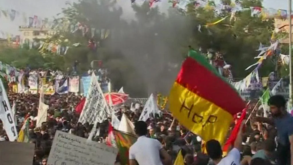 Výbuch na mítinku HDP v Diyarbakiru