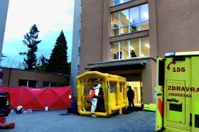 Pražská Bulovka přijala pacienta s podezřením na vysoce nebezpečnou nákazu