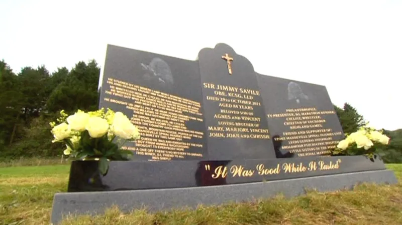 Náhrobek Jimmyho Savila