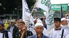 Protestující muslimové v Indonésii
