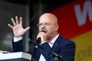 Německá AfD vyloučila kvůli extremismu šéfa své braniborské organizace