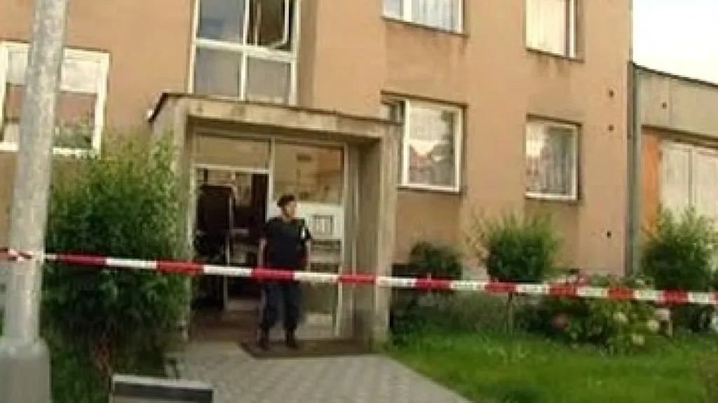 Policie střeží místo činu