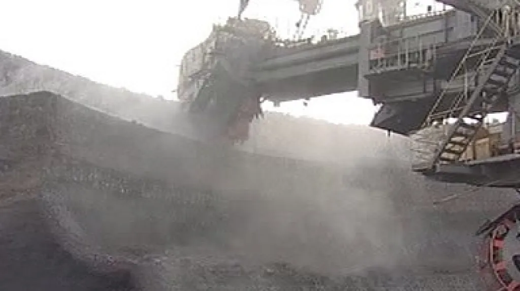 Velkorypadlo na povrchovém dole