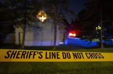 Osamělý střelec zabil v kostele v Alabamě tři lidi