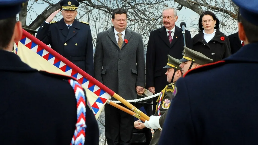 Ministr obrany uctil válečné veterány
