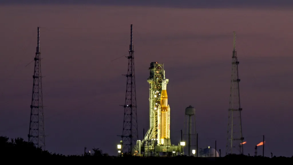 Mise Artemis připravená ke startu