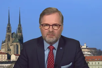 Zrušení superhrubé mzdy byla dobrá věc, věří Fiala. Ušetřit by se podle něj dalo digitalizací či na počtech úředníků