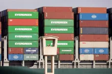 Zablokování Suezu se dotklo i firem v Česku. V kontejnerech zůstal čaj, elektronika nebo nábytek