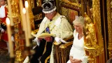 Karel III. a Camilla Britská ve Sněmovně lordů